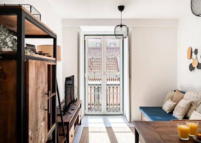 Lovely 2 Bed Apt In The Heart Of Lisbon With Ac