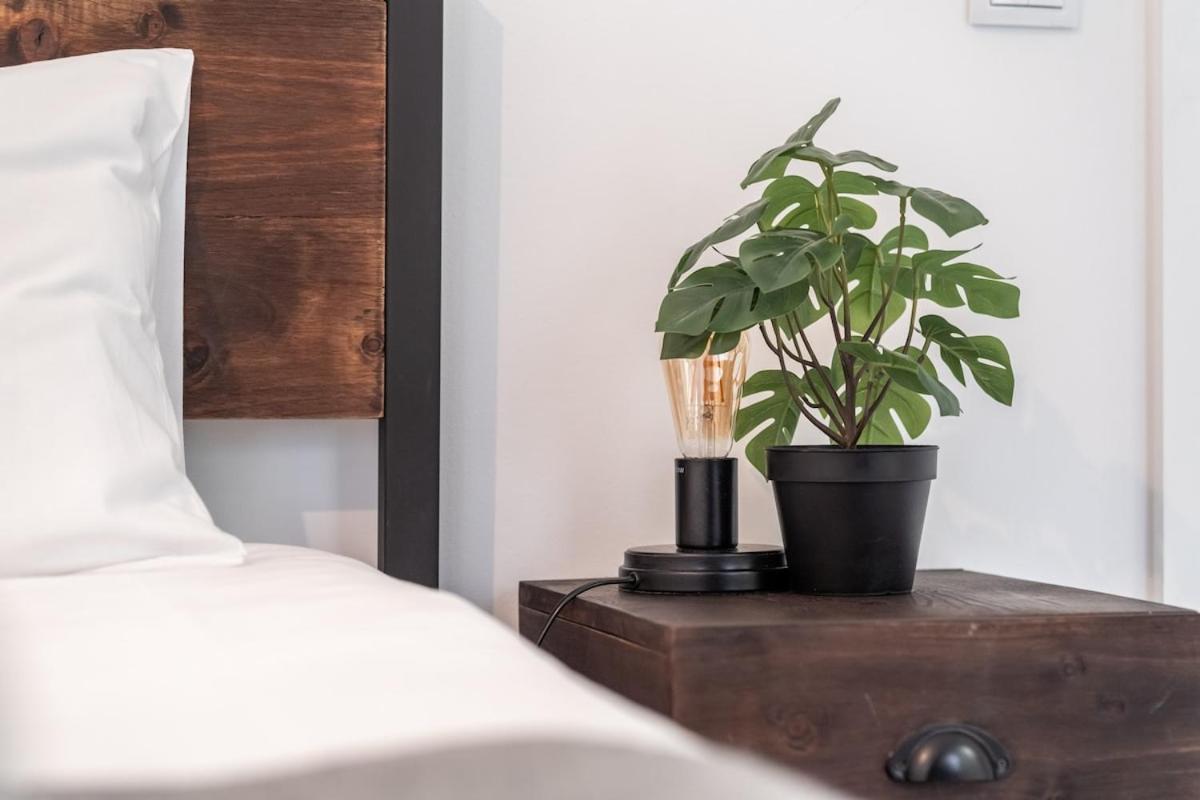 Apartment Lovely 2 Bed In The Heart Of With Ac Lissabon