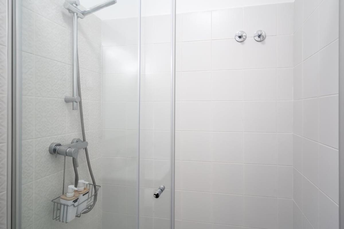 Lovely 2 Bed In The Heart Of With Ac Apartment
