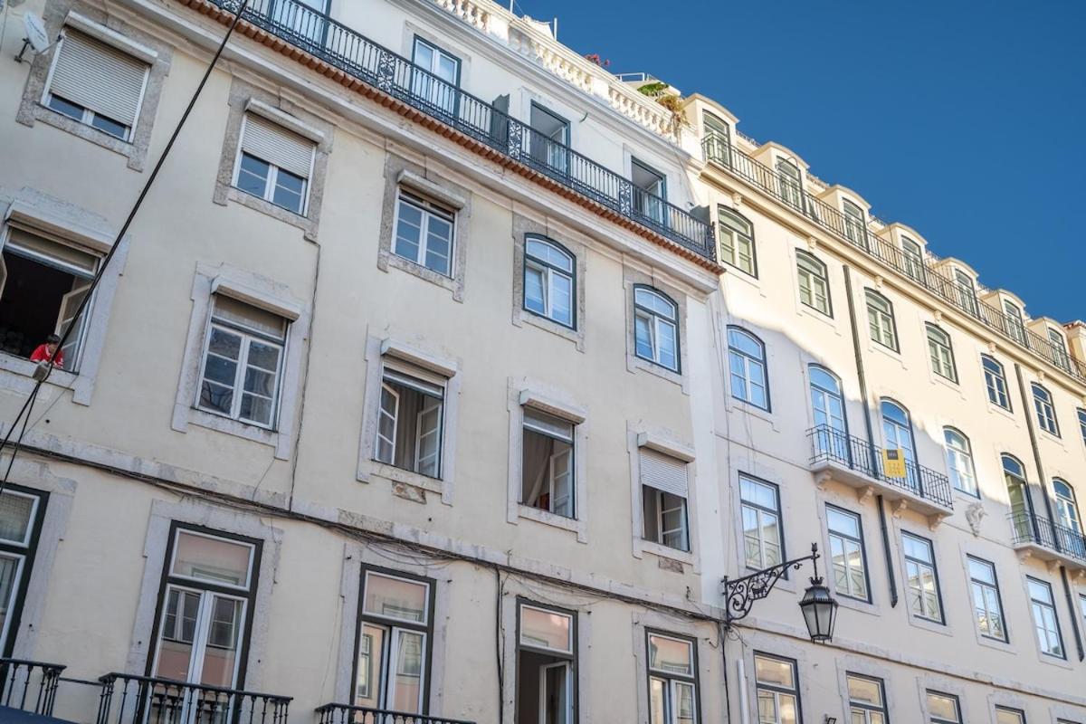 Lovely 2 Bed In The Heart Of With Ac Lissabon