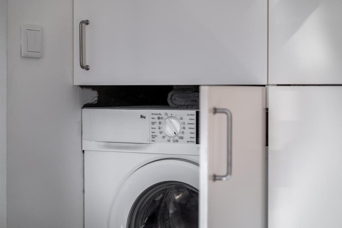 Lovely 2 Bed In The Heart Of With Ac Lissabon