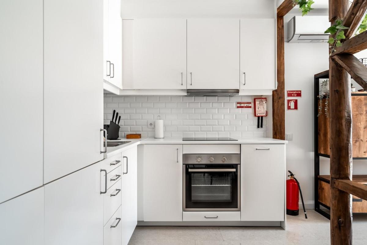 Lovely 2 Bed In The Heart Of With Ac * Lissabon
